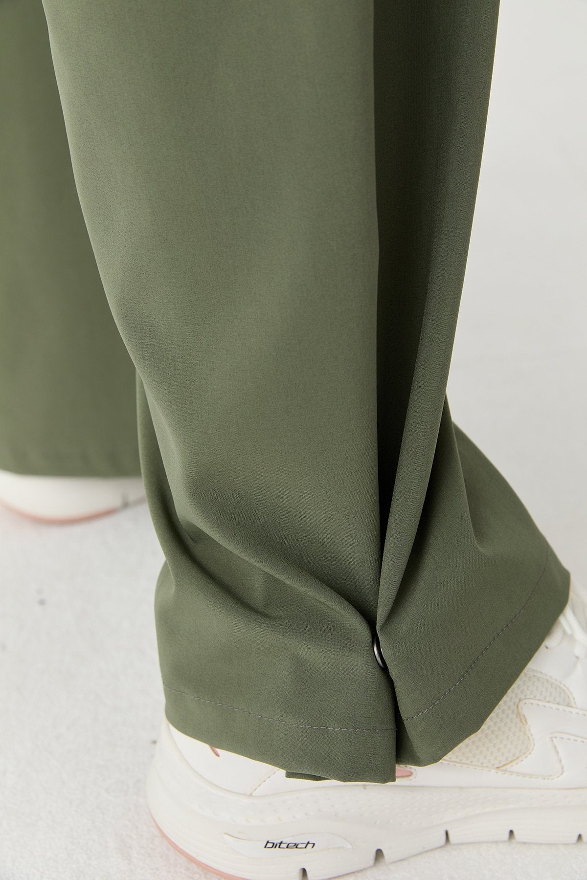 Women's Thın Lycra Woven Lıghtweıght Trousers