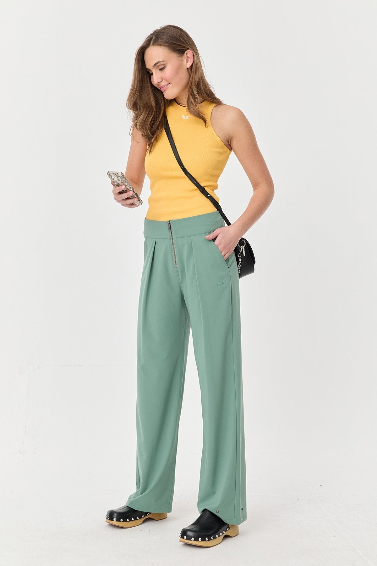 Women's Thın Lycra Woven Lıghtweıght Trousers